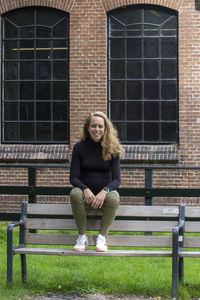 Annieck Bos | buurtwerker sport & cultuur | a.bos@sociaalwerkdekear.nl | 06 513 064 21
